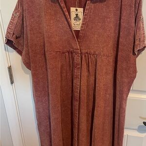 Easel Burgundy Short Sleeve Top